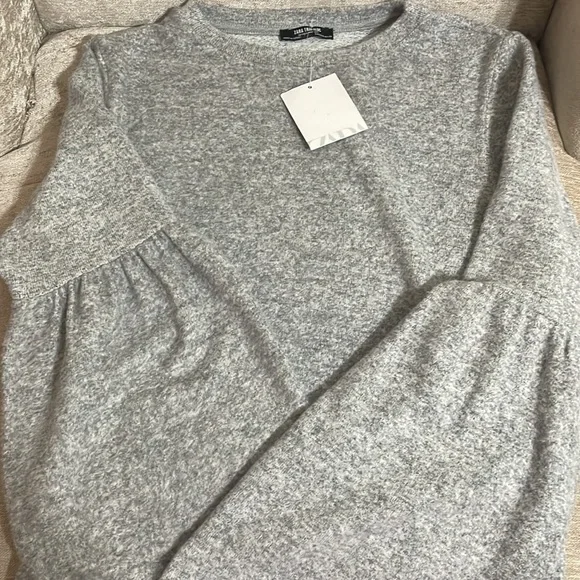 Zara Soft Balloon Sleeve Sweater NWT Pretty light gray color. - Picture 5 of 5